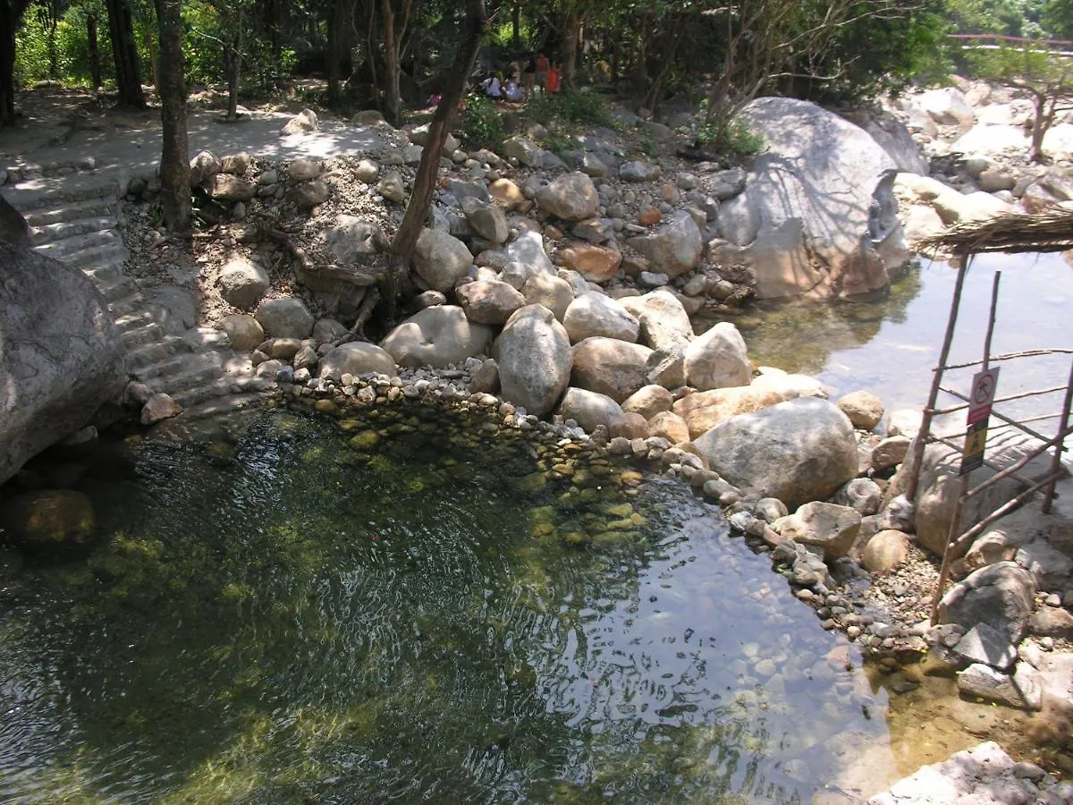 Hotel Hoang Lan Villa - Suoi Luong - Hai Van Park Da Nang